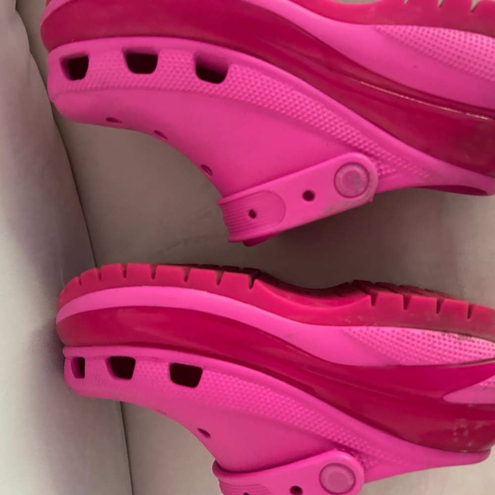 CROCS Classic Bae Platform Pink Clog Hot Pink with Red - Picture 10 of 13